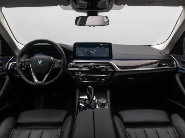 BMW 530e Luxury Line ACC Laser 360  HUD DAB Sport