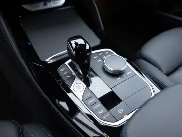 BMW X4 40i AHK HUD 360  LASER LED STANDHZ W-LAN SHZ