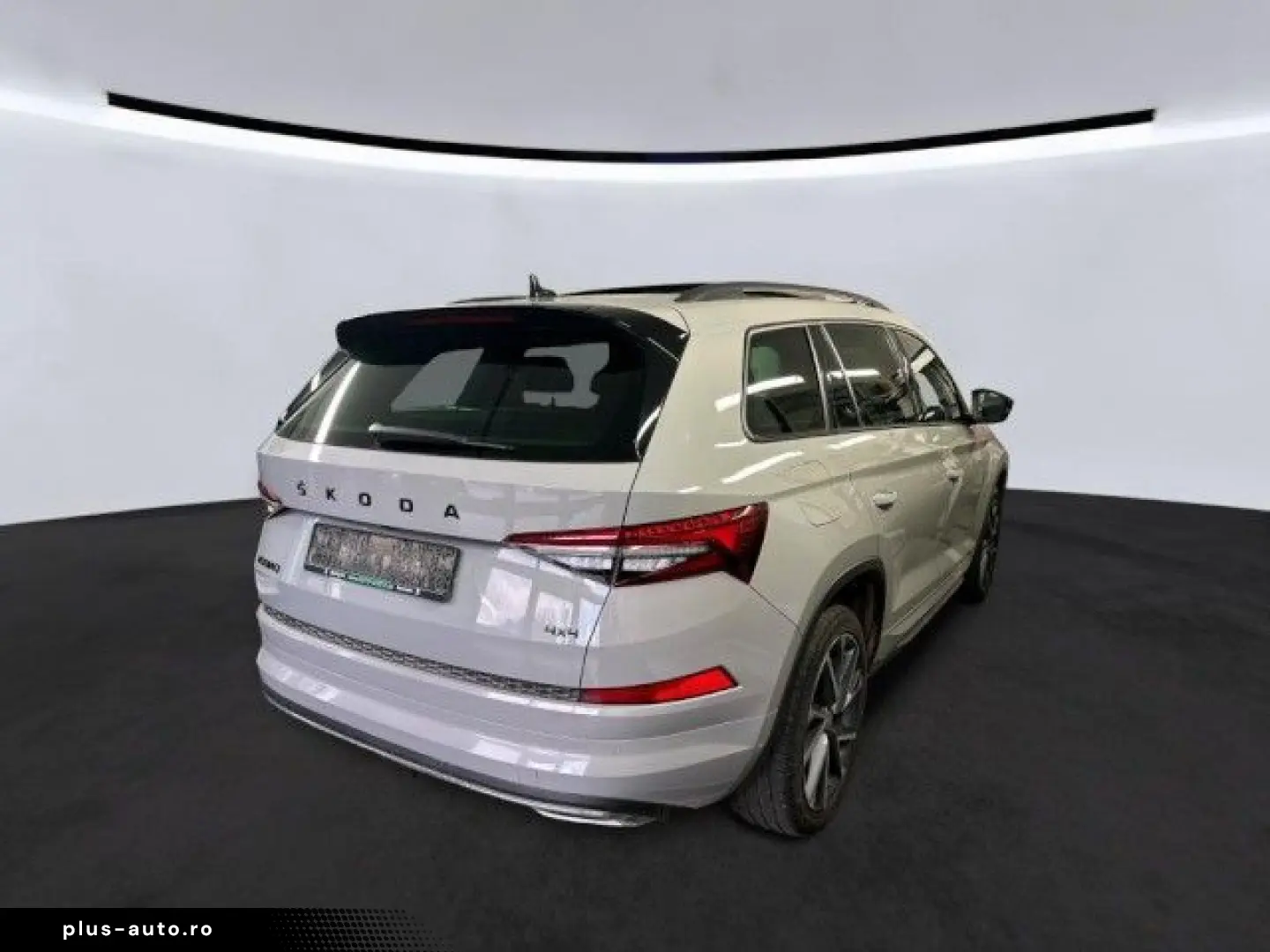 SKODA Kodiaq Sportline 2.0 TSI DSG 4x4 AHK PANO ACC