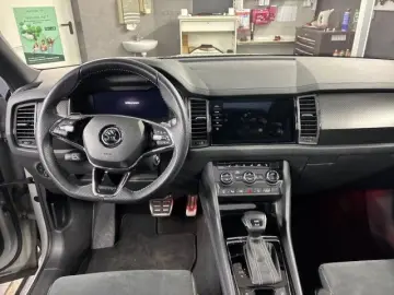 SKODA Kodiaq Sportline 2.0 TSI DSG 4x4 AHK PANO ACC