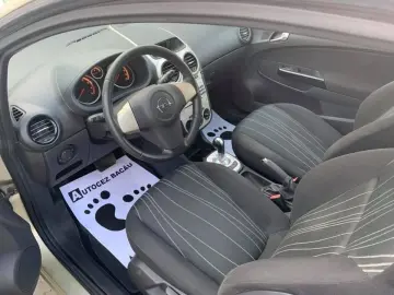 Opel corsa 2008 AUTOMATA 1.4 Benzina