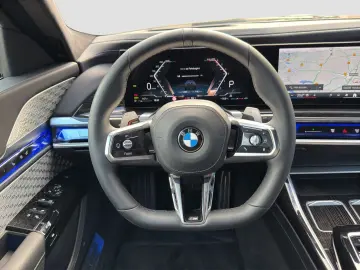 BMW 740 d xDrive M Sport Pro Monat 699 € NP 174t €