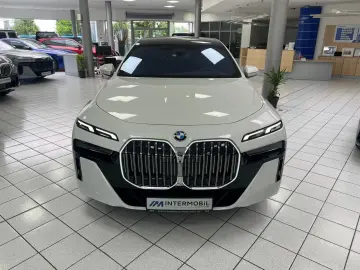 BMW 740 d xD M-Sport PANO-SKY ICONIC STHZG SOFT B&W