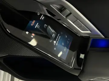 BMW 740 d xD M-Sport PANO-SKY ICONIC STHZG SOFT B&W