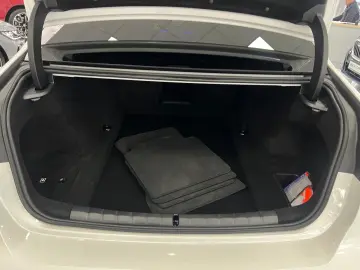 BMW 740 d xD M-Sport PANO-SKY ICONIC STHZG SOFT B&W