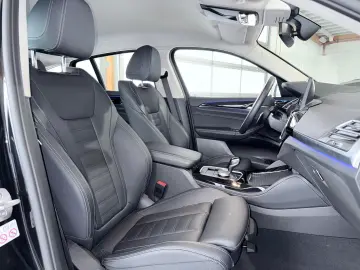 BMW X4 xDrive 30i - ACC LED CarPlay Leder