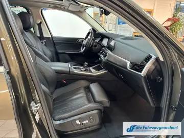 BMW X5 xDrive 30d xLine M-Paket Laserlicht HUD Stand