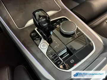 BMW X5 xDrive 30d xLine M-Paket Laserlicht HUD Stand