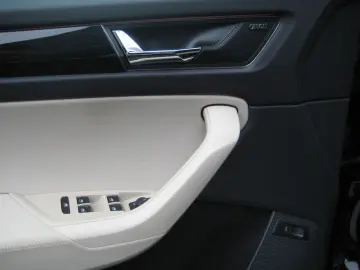 SKODA Kodiaq L&K 2.0 TDI 147kW DSG 4x4 LED AHK DCC SHZ