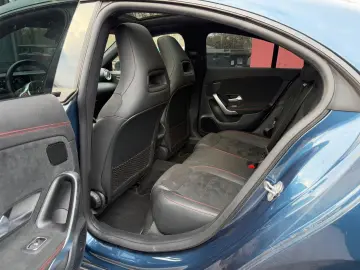 MERCEDES-BENZ CLA 250 AMG Line 4Matic