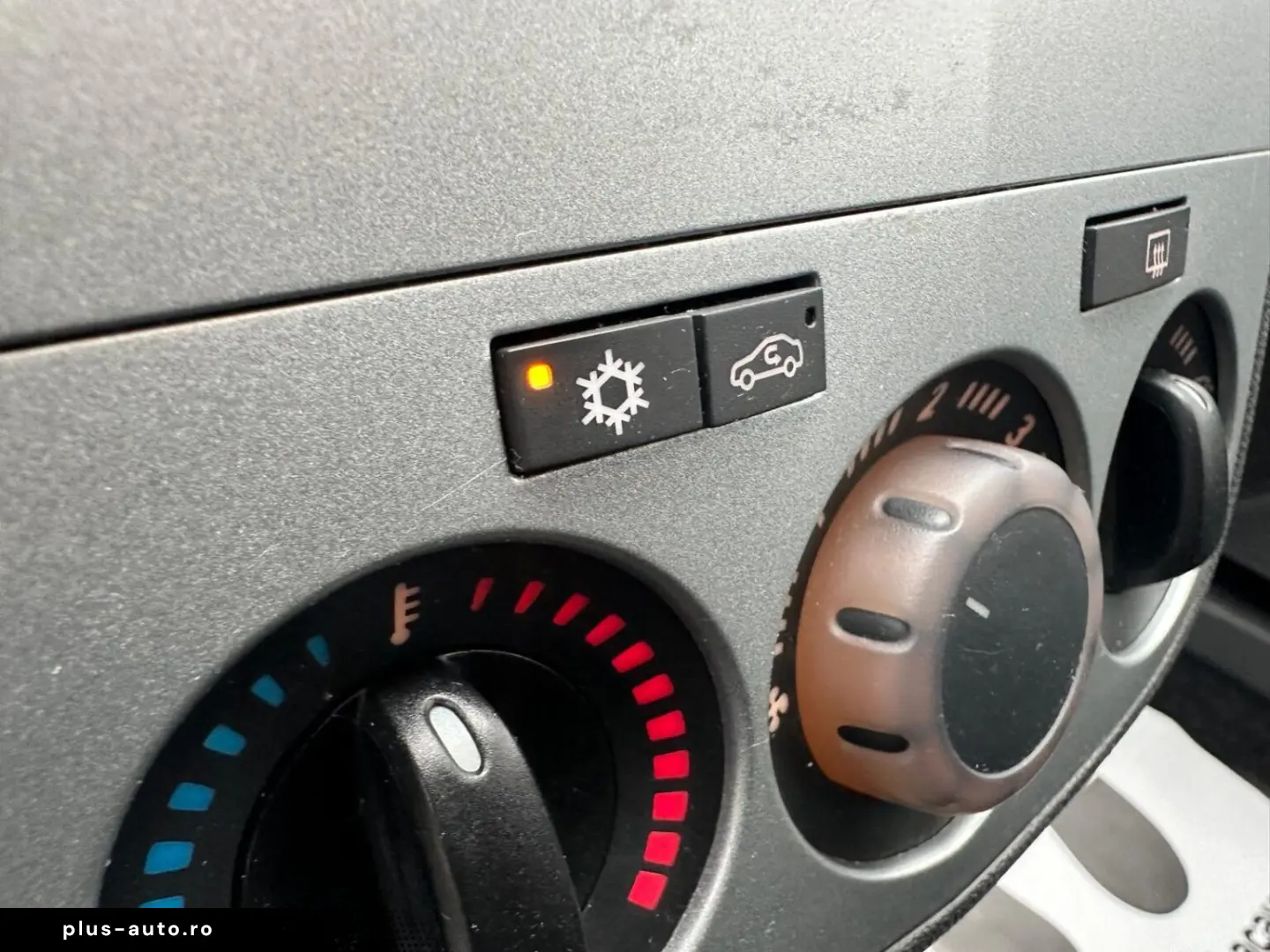 OPEL CORSA 1.4 BENZINA AUTOMAT