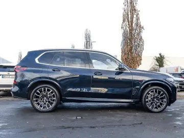BMW X5 xDrive30d M Sport AHK RFK NAVI LED PDC V H