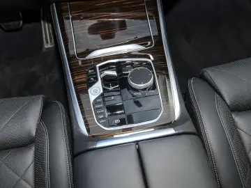 BMW X5 xDrive30d M Sport AHK RFK NAVI LED PDC V H