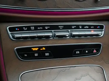 MERCEDES-BENZ E 300 e 4Matic 9G-Tronic AMG Leder Dis&hellip;