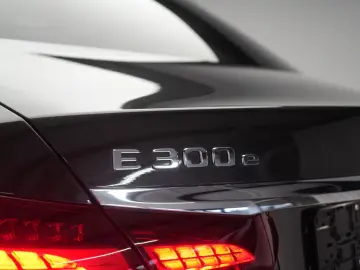 MERCEDES-BENZ E 300 e 4Matic 9G-Tronic AMG Leder Dis&hellip;