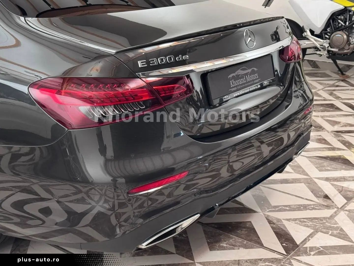 MERCEDES-BENZ E 300de Limo. AMG Line Pano. Sonderausstattung