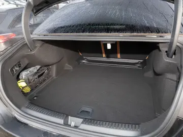 MERCEDES-BENZ E 200 4MATIC Limousine ACC LED Navi Pa&hellip;