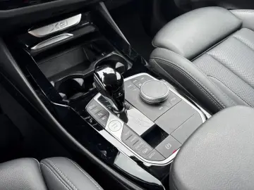 BMW X3 xDrive 30e LiveCo Laser HUD 360  Sportsi 18