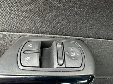 OPEL CORSA 2010 1.4 MPI AUTOMATA