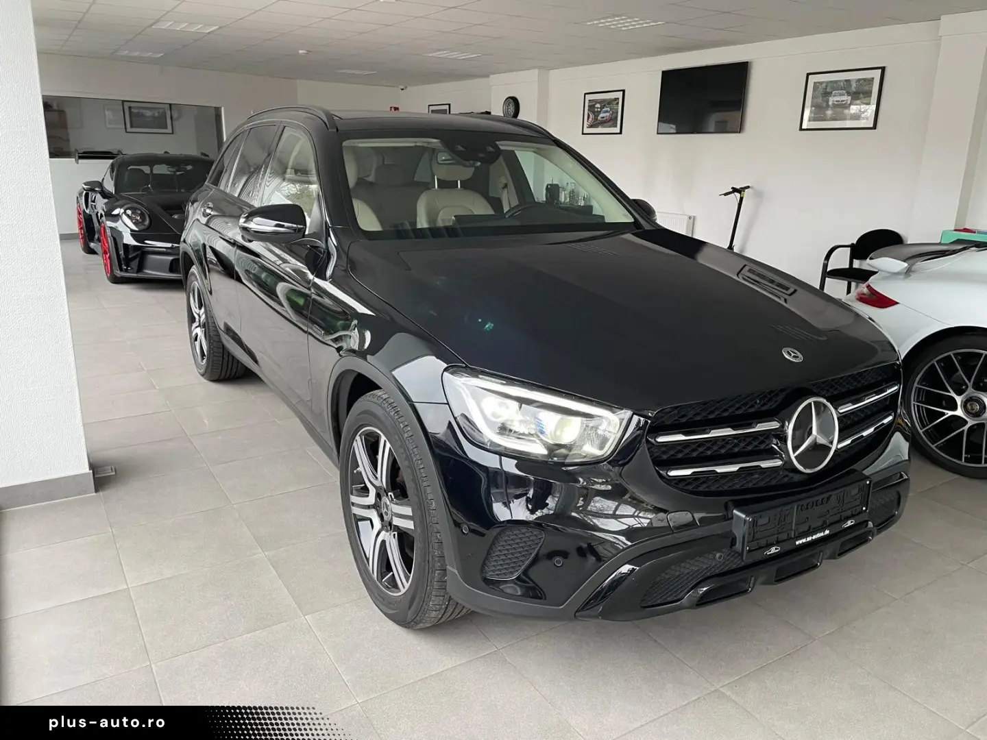 MERCEDES-BENZ GLC 300e 4M Panorama Airmatic Keyless &hellip;