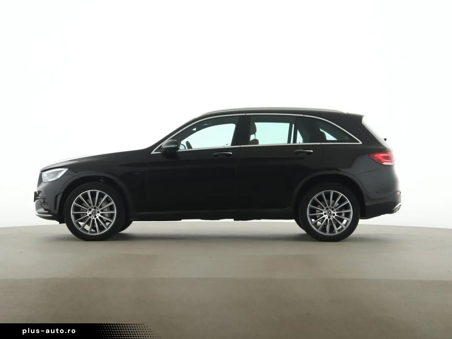 MERCEDES-BENZ GLC 300 e 4M AMG AHK Distronic Leder braun HUD