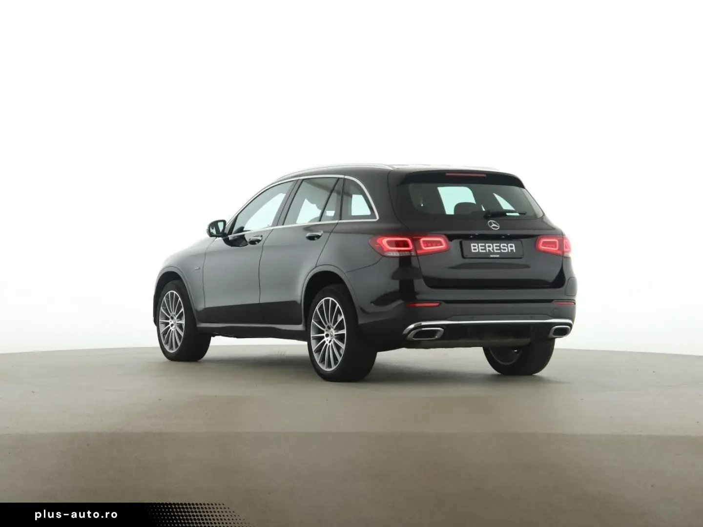 MERCEDES-BENZ GLC 300 e 4M AMG AHK Distronic Leder braun HUD