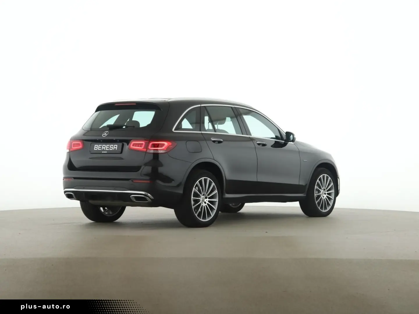 MERCEDES-BENZ GLC 300 e 4M AMG AHK Distronic Leder braun HUD