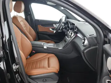 MERCEDES-BENZ GLC 300 e 4M AMG AHK Distronic Leder braun HUD