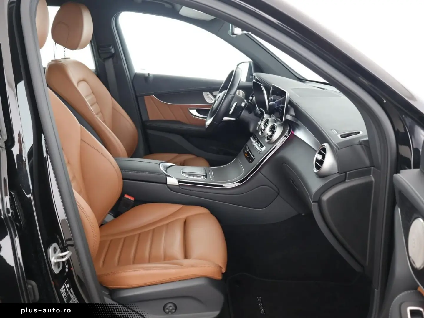 MERCEDES-BENZ GLC 300 e 4M AMG AHK Distronic Leder braun HUD