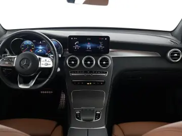 MERCEDES-BENZ GLC 300 e 4M AMG AHK Distronic Leder braun HUD