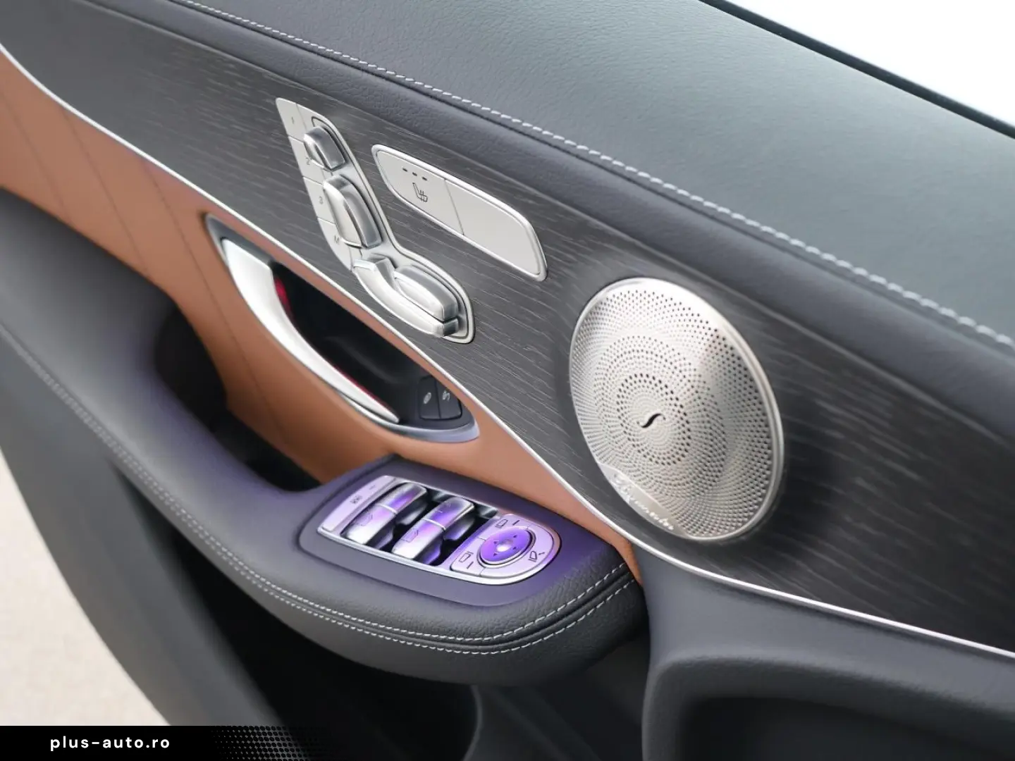 MERCEDES-BENZ GLC 300 e 4M AMG AHK Distronic Leder braun HUD