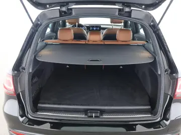 MERCEDES-BENZ GLC 300 e 4M AMG AHK Distronic Leder braun HUD