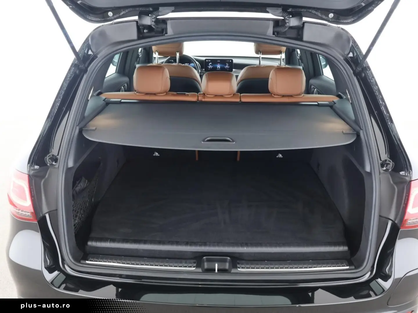 MERCEDES-BENZ GLC 300 e 4M AMG AHK Distronic Leder braun HUD