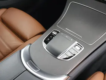 MERCEDES-BENZ GLC 300 e 4M AMG AHK Distronic Leder braun HUD