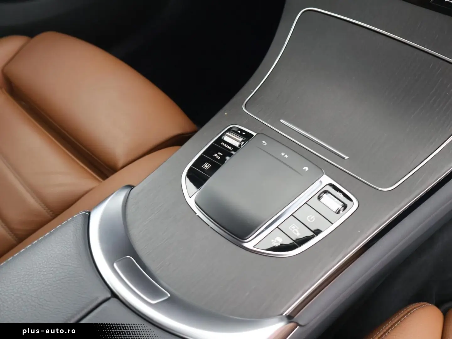 MERCEDES-BENZ GLC 300 e 4M AMG AHK Distronic Leder braun HUD