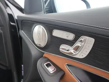 MERCEDES-BENZ GLC 300 e 4M AMG AHK Distronic Leder braun HUD