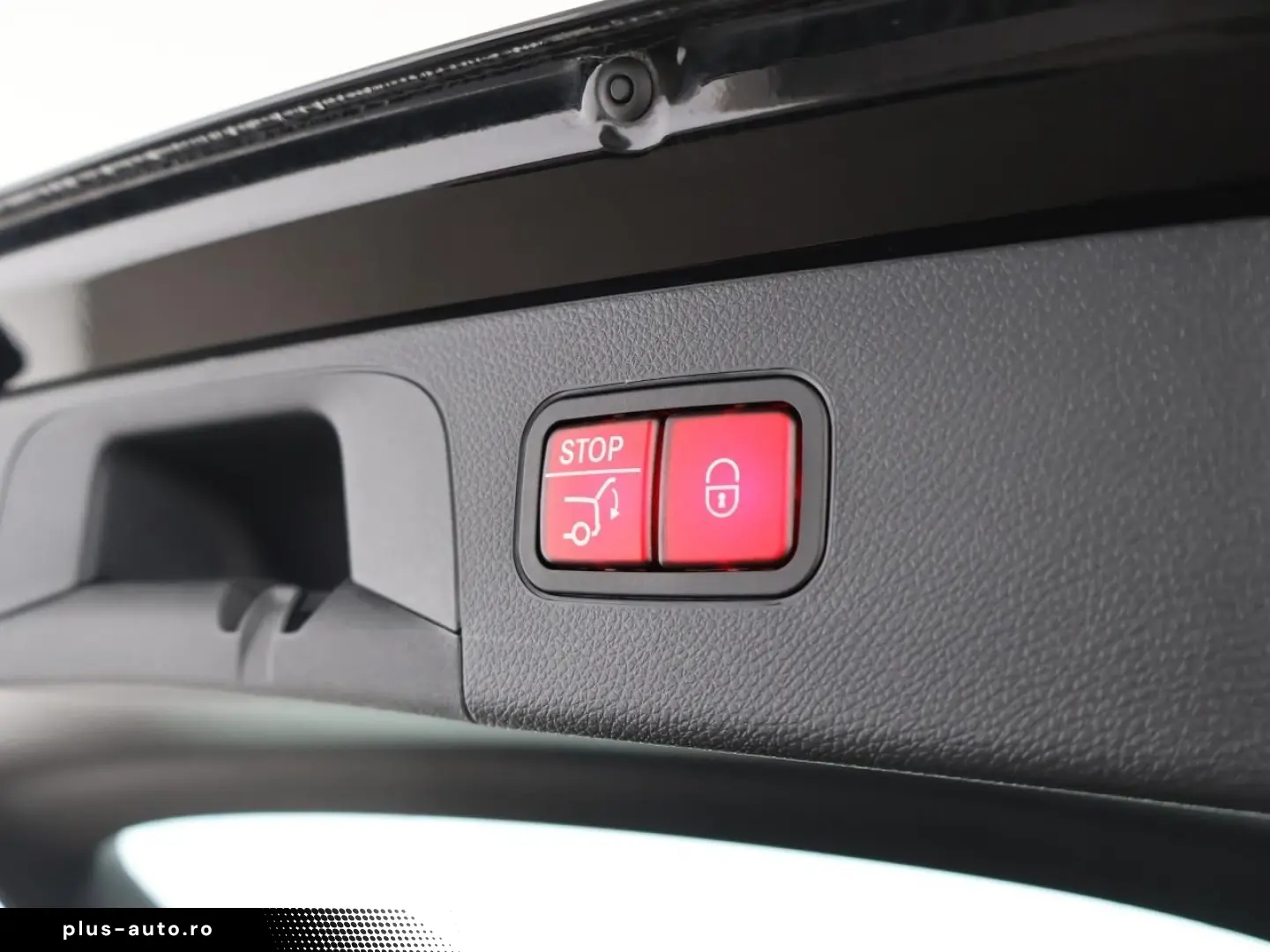 MERCEDES-BENZ GLC 300 e 4M AMG AHK Distronic Leder braun HUD