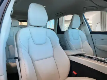 VOLVO XC 60 AWD Inscription Sthz Memory H&K AHK 360