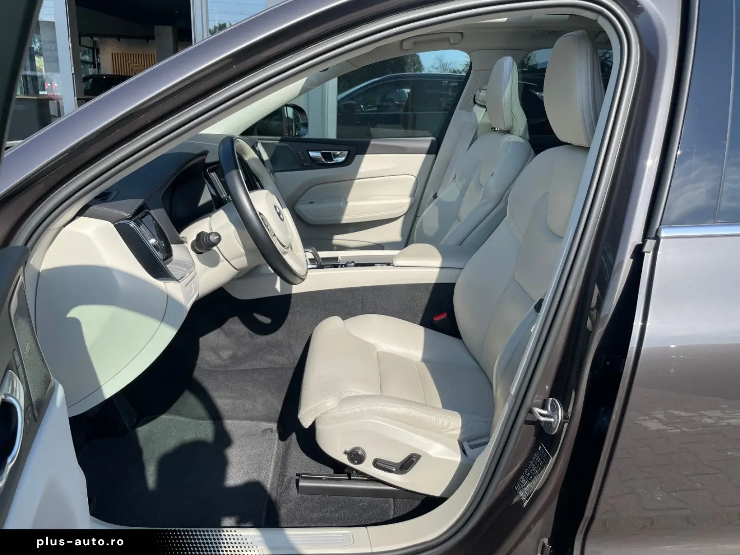 VOLVO XC60 B4 AWD Ultimate Bright Navi SHZ ACC