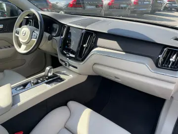 VOLVO XC60 B4 AWD Ultimate Bright Navi SHZ ACC
