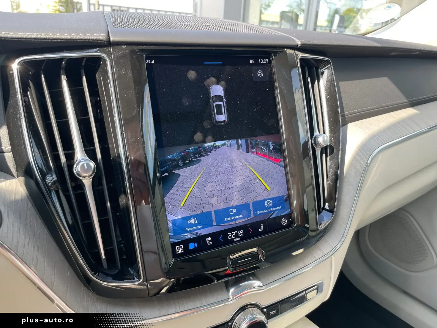 VOLVO XC60 B4 AWD Ultimate Bright Navi SHZ ACC