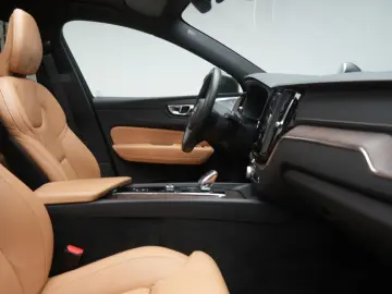 VOLVO XC 60  B5 D AWD Geartronic Inscription Leder Kam