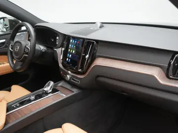 VOLVO XC 60  B5 D AWD Geartronic Inscription Leder Kam