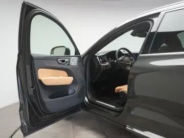 VOLVO XC 60  B5 D AWD Geartronic Inscription Leder Kam