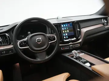 VOLVO XC 60  B5 D AWD Geartronic Inscription Leder Kam