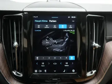 VOLVO XC 60  B5 D AWD Geartronic Inscription Leder Kam