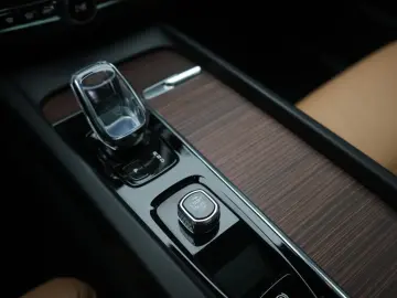 VOLVO XC 60  B5 D AWD Geartronic Inscription Leder Kam