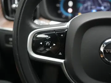 VOLVO XC 60  B5 D AWD Geartronic Inscription Leder Kam