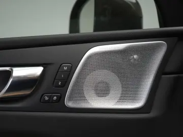 VOLVO XC 60  B5 D AWD Geartronic Inscription Leder Kam