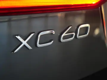 VOLVO XC 60  B5 D AWD Geartronic Inscription Leder Kam